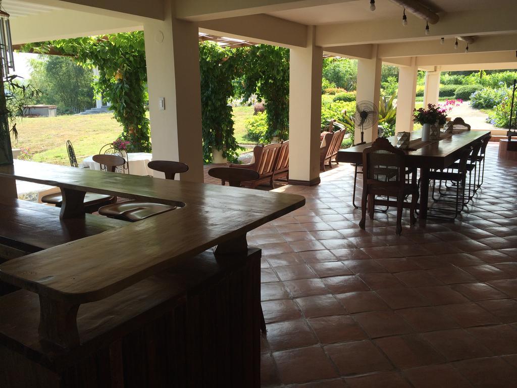Ataalaya Farmhouse Batangas Esterno foto